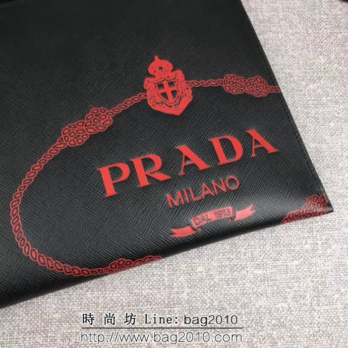 PRADA普拉達 專櫃最新款 摩登態度系列 十字紋牛皮 男士手包 2NG005 DD1823